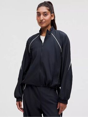Lululemon NEW License to Train
Lightweight Jacket